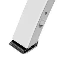 Машинка для стрижки Luazon LTRI-21, 3 Вт, 3 насадки, LED-индикатор, от АКБ, белая