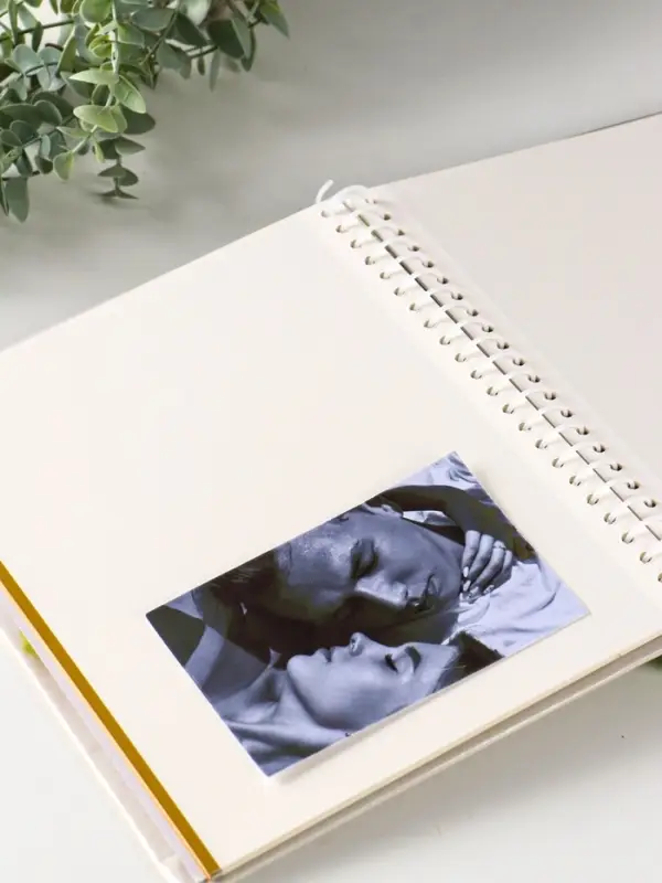 Фотоальбом 20 магнитных листов 23X28см, "Белые розы",пер-т внутр.спираль