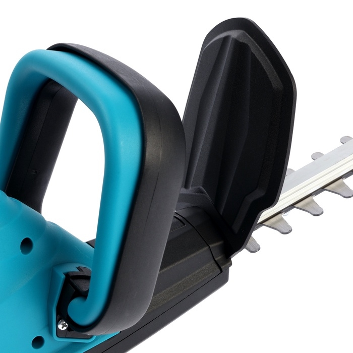 Кусторез аккумуляторный ТУНДРА, 21 В, 3 Ач, Li-ion, длина лезвия 500 мм, ширина 68 мм Кусторез аккумуляторный ТУНДРА, 21 В, 3 Ач, Li-ion, длина лезвия 500 мм, ширина 68 мм