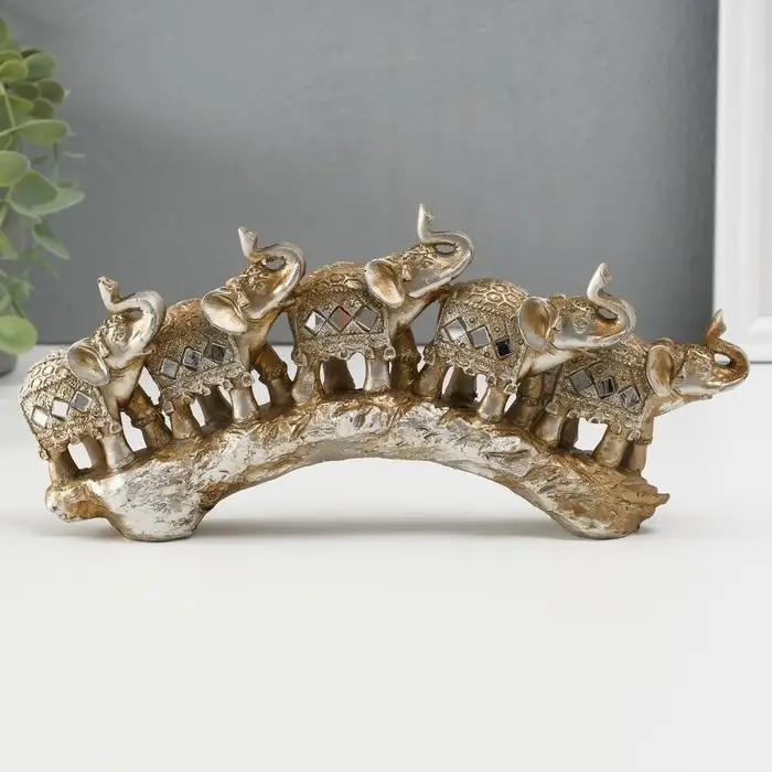 Сувенир полистоун "Пять слонов на камне в попонах с бахромой" 11х24,5х4,5 см