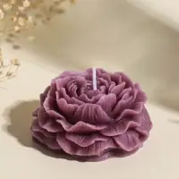 Свеча декоративная "Пион" фиолет d=7,5 см 8,2х8,2х4,4 см