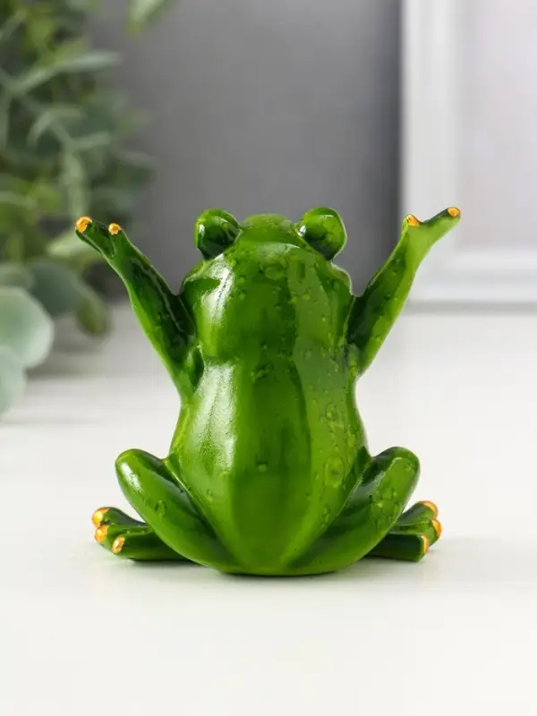 Фигурка полистоун лак &laquo;Лягуха - приветствие&raquo;, 8&times;6&times;8 см, МИКС