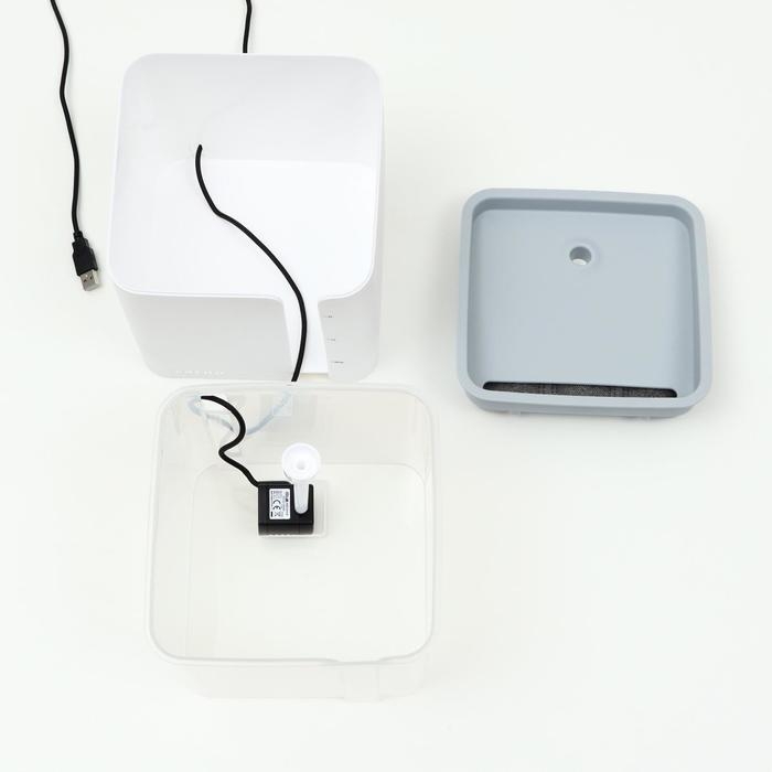 Фонтанчик для животных Carno, 2 л, от USB, бело-серый Фонтанчик для животных Carno, 2 л, от USB, бело-серый