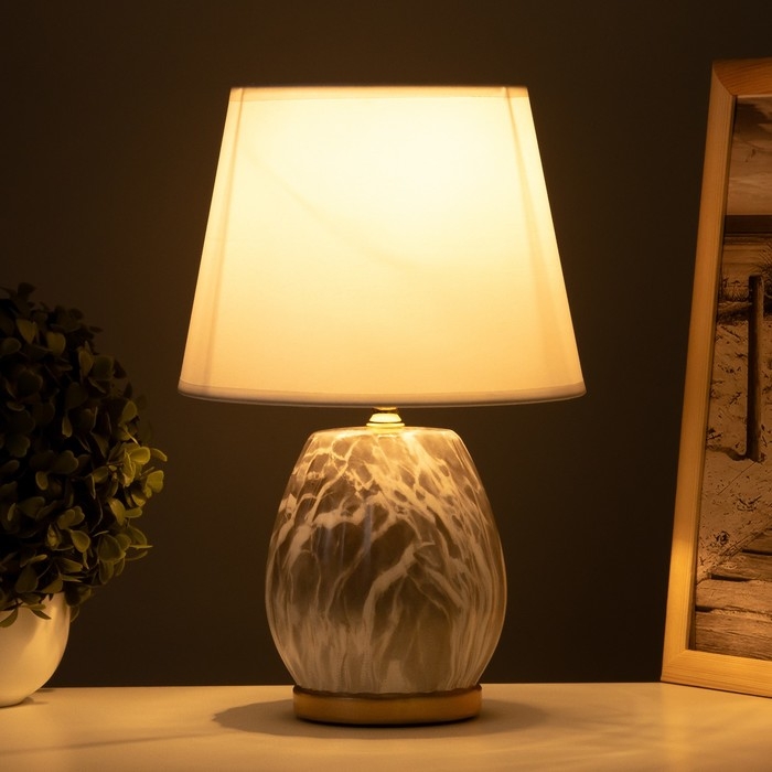 Лампа настольная Лампа настольная "Валерия" 1х40Вт Е14 черный/белый 20х20х31см