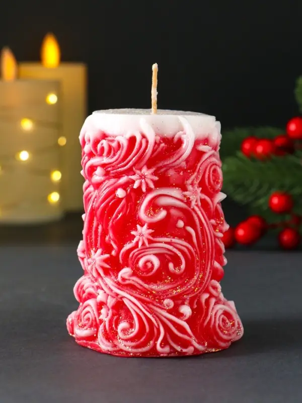 Свеча новогодняя столбик  Свеча новогодняя столбик "Резная" красный