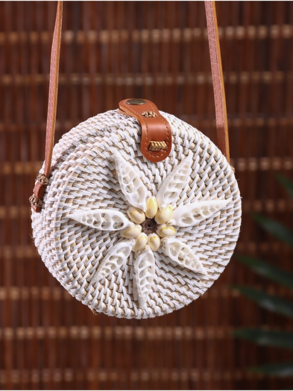 Сумка плетеная ротанг "Цветок из ракушек", 15х6х60 см