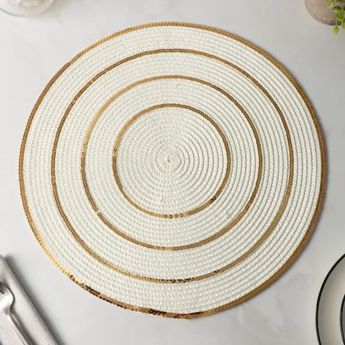 Салфетки сервировочные на стол Доляна, 4 шт., d=38 см, белые с золотым узором