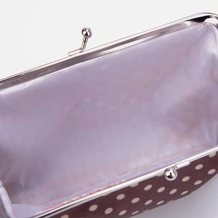 Косметичка на фермуаре, цвет коричневый