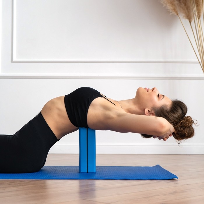 Блок для йоги Sangh, 23х15х8 см, цвет синий Блок для йоги Sangh, 23х15х8 см, цвет синий