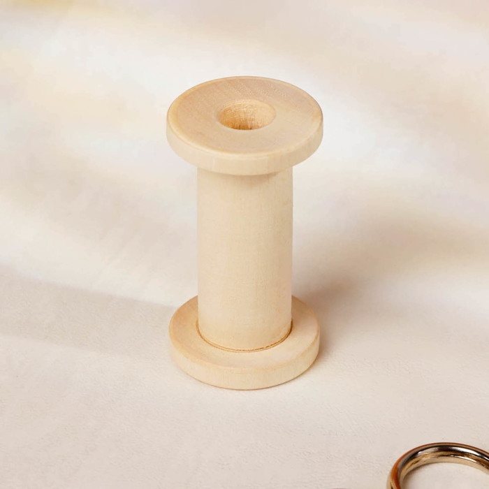 Заготовка для творчества Катушка 4 , 5,5хd3см, втулка 2см, отверстие 1см Заготовка для творчества Катушка 4 , 5,5хd3см, втулка 2см, отверстие 1см