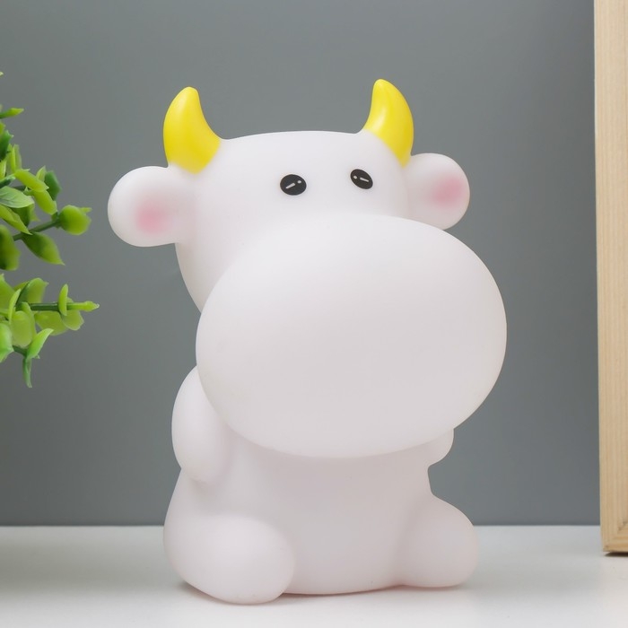 Ночник Ночник "Бычок" LED от батареек 3хLR44 белый 6х9х12 см RISALUX