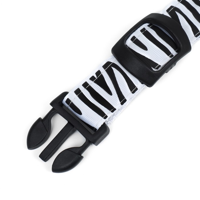 Ошейник с подсветкой Зебра 3 режима свечения размер XL, ОШ 60-70 х 2,5 см белый Ошейник с подсветкой Зебра 3 режима свечения размер XL, ОШ 60-70 х 2,5 см белый