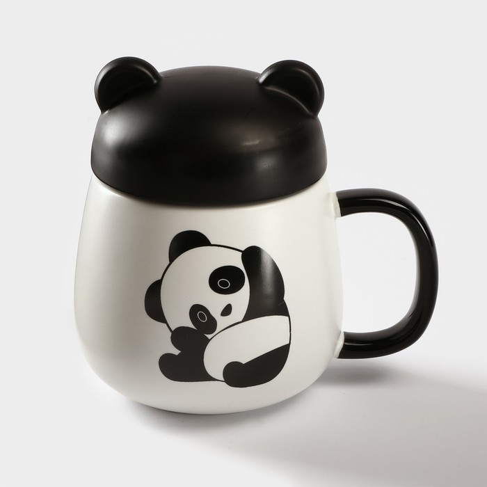Кружка керамическая с пластиковой крышкой &laquo;Панда&raquo;, 400 мл, цвет белый и чёрный