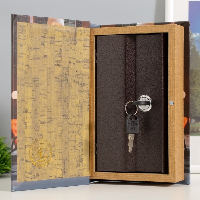 Сейф-книга дерево, кожзам Сейф-книга дерево, кожзам "Дизайн интерьера. Формы и цвета" 21х13х5 см