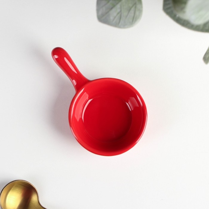 Соусник керамический с ручкой Доляна «Классика», 30 мл, 10×6 см, цвет красный Соусник керамический с ручкой Доляна «Классика», 30 мл, 10×6 см, цвет красный