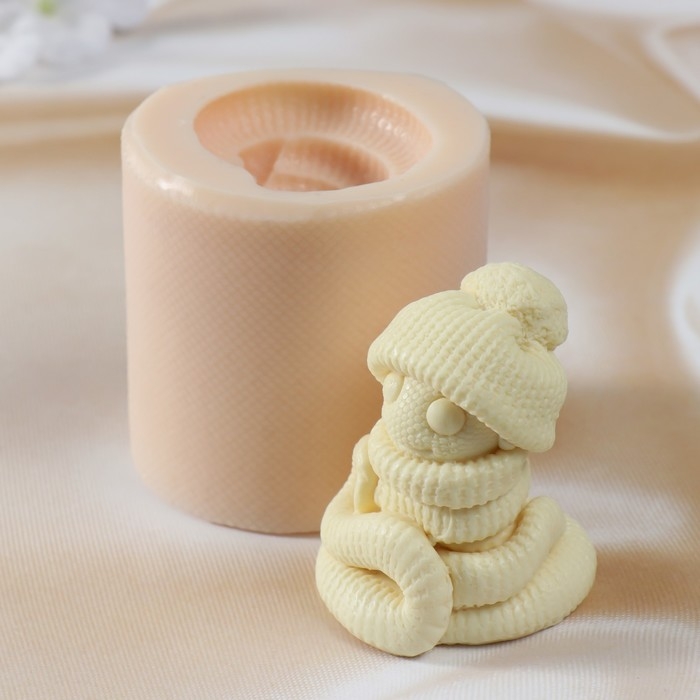 Молд силиконовый Молд силиконовый "Змея в шапке" Силикон 7х6х5,5 см