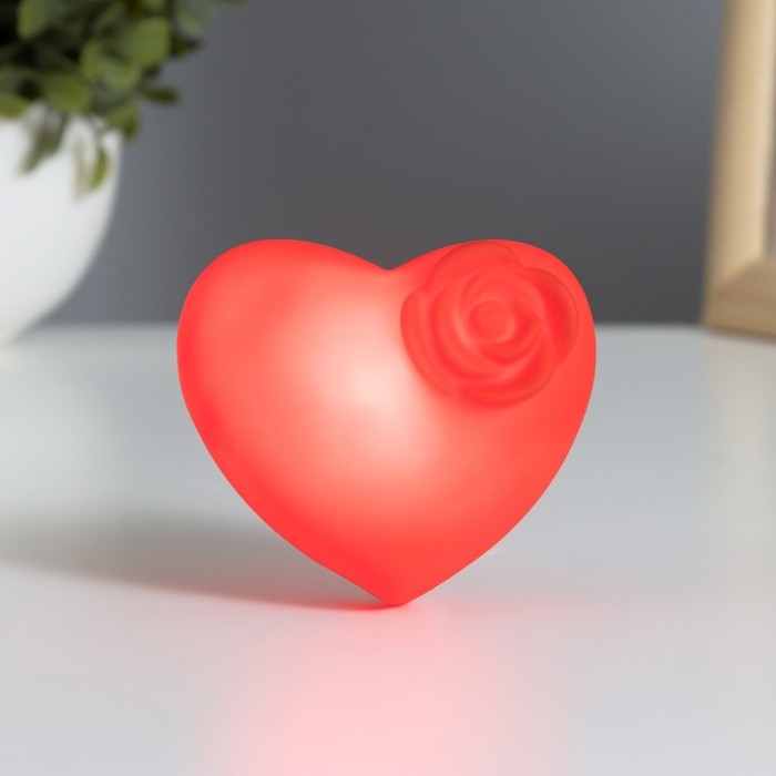Ночник Сердце с цветочком LED красный 3,2х6х6,5 см Ночник Сердце с цветочком LED красный 3,2х6х6,5 см