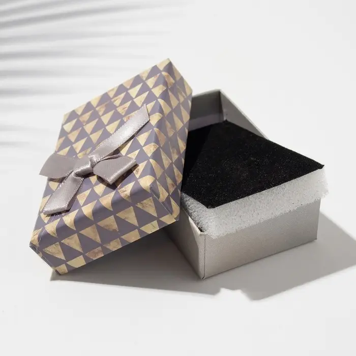 Коробочка подарочная под набор «Треугольники», 5×8 (размер полезной части 4,8×7,8 см), цвет МИКС Коробочка подарочная под набор «Треугольники», 5×8 (размер полезной части 4,8×7,8 см), цвет МИКС