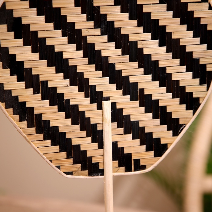 Опахало из бамбука 23х1х33 см Опахало из бамбука 23х1х33 см