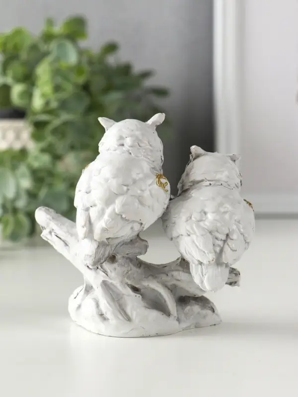 Сувенир полистоун Сувенир полистоун "Белые филины на коряге" 5х9х8,5 см