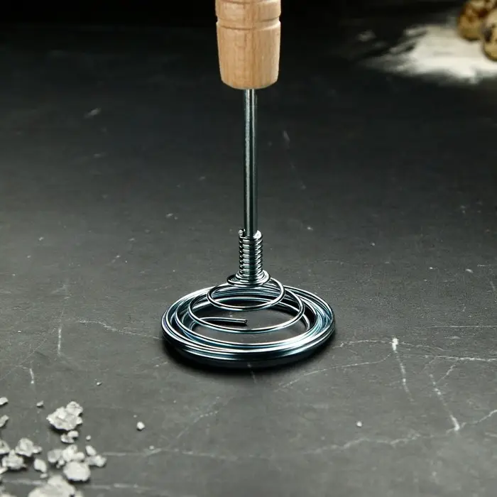 Венчик кухонный для взбивания «Шар», 26 см, с деревянной ручкой Венчик кухонный для взбивания «Шар», 26 см, с деревянной ручкой