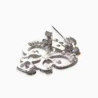 Зажим для кардигана "Ажур", лилия, цвет белый в серебре Зажим для кардигана "Ажур", лилия, цвет белый в серебре