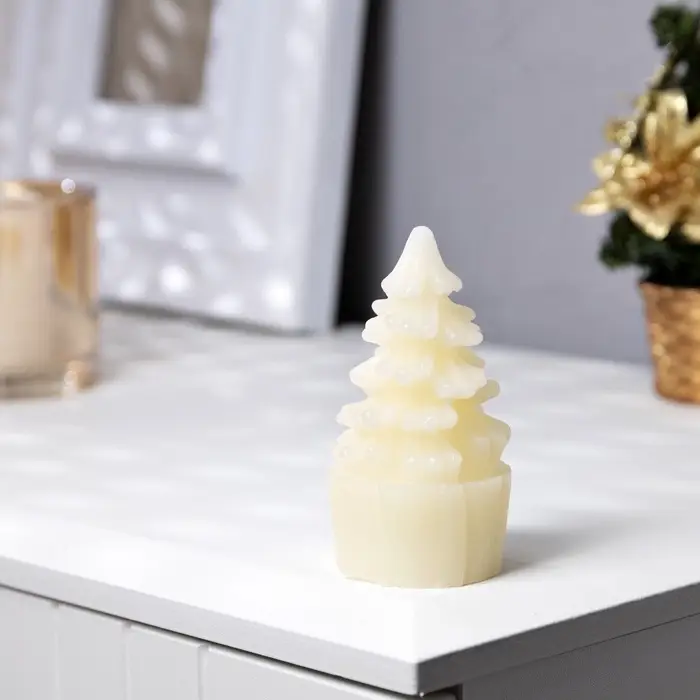 Светодиодная фигура &laquo;Свеча ёлка&raquo; 4.5&times;10&times;4.5 см, пластик, от батареек AG13&times;3, свечение тёплое белое