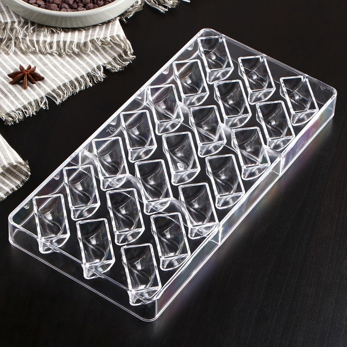 Форма для конфет и шоколада KONFINETTA «Плетёный батон», 27,5×17,5×2,5 см, 21 ячейка 3,5×1,5×1,5 см, цвет прозрачный Форма для конфет и шоколада KONFINETTA «Плетёный батон», 27,5×17,5×2,5 см, 21 ячейка 3,5×1,5×1,5 см, цвет прозрачный