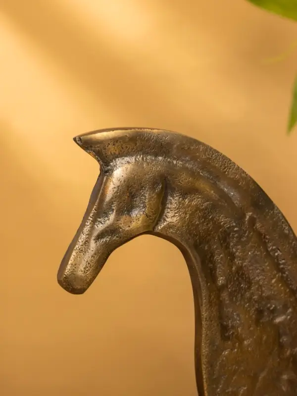 Сувенир интерьерный "Конь на пьедестале" 29,5х8х29 см, алюминий, мрамор