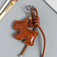 Брелок на карабине кожзам "Терьер" с узлом, шоколад 14х8х1,2 см