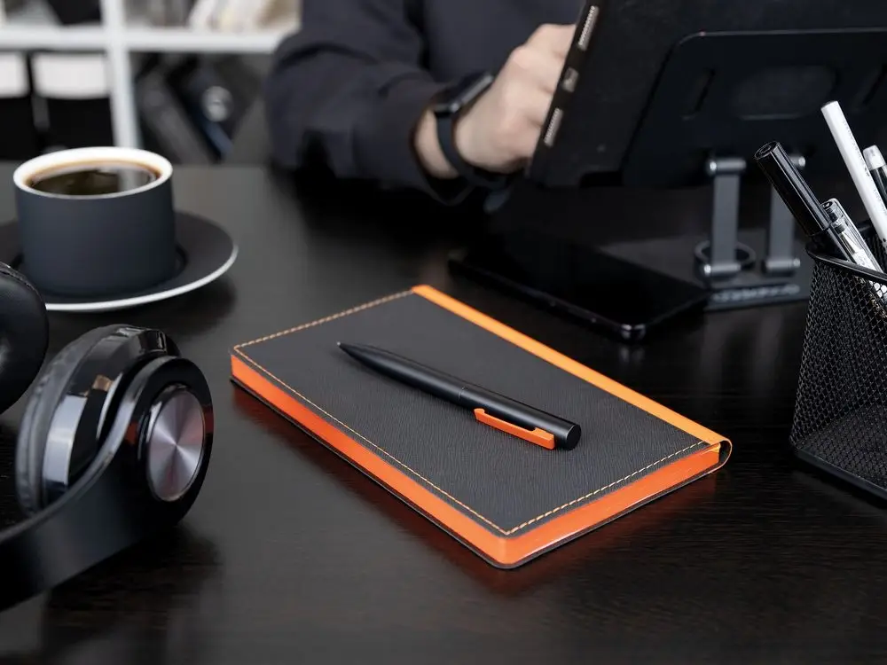 Ручка шариковая Inkolor, черная