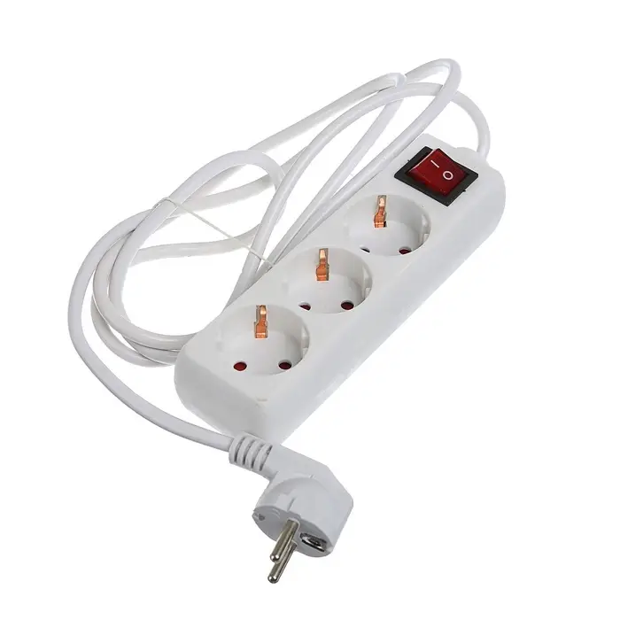 Удлинитель Luazon Lighting, 3 розетки, 1.8 м, 10 А, 2200 Вт, 3&times;1.5 мм2, с заземлением, с выключателем, белый