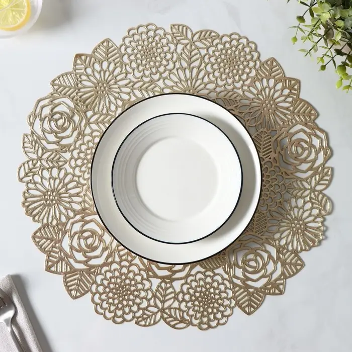 Салфетки сервировочные на стол Доляна «Розы», 4 шт, d=38 см, цвет золотой