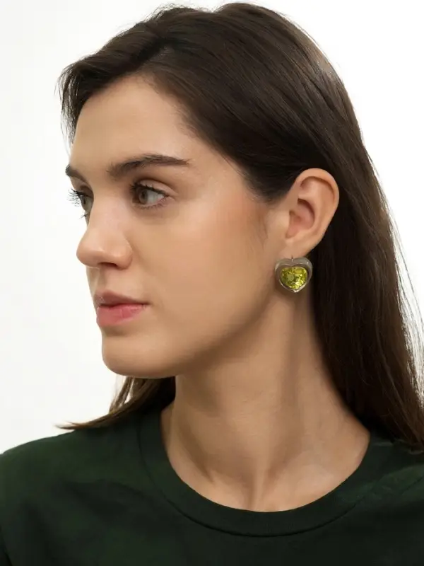 Серьги гвоздики &laquo;Кристалл. Сердце&raquo;, зелёный