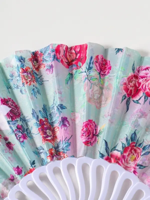 Веер складной &laquo;Розы и астры на нежно-зелёном&raquo;, 22.5 см