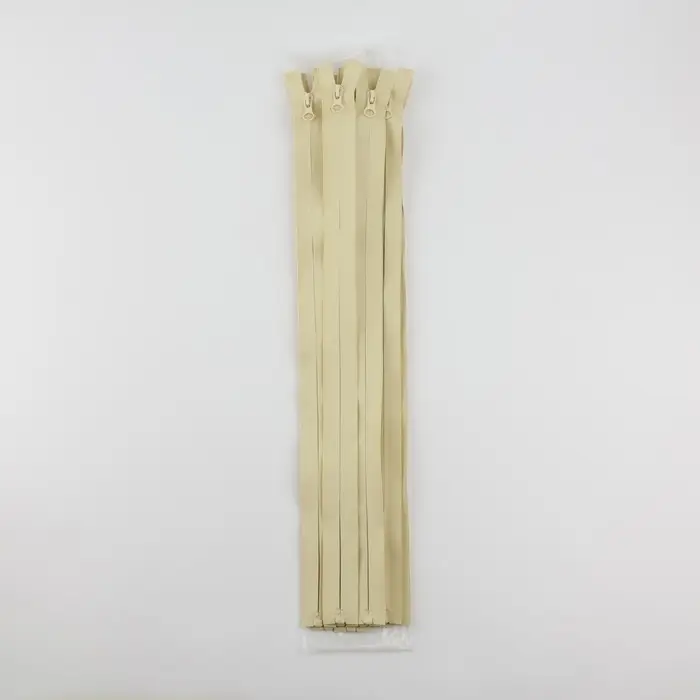 Молния «Спираль», №7, разъёмная, водонепроницаемая, замок автомат, 50 см, светло-бежевая Молния «Спираль», №7, разъёмная, водонепроницаемая, замок автомат, 50 см, светло-бежевая