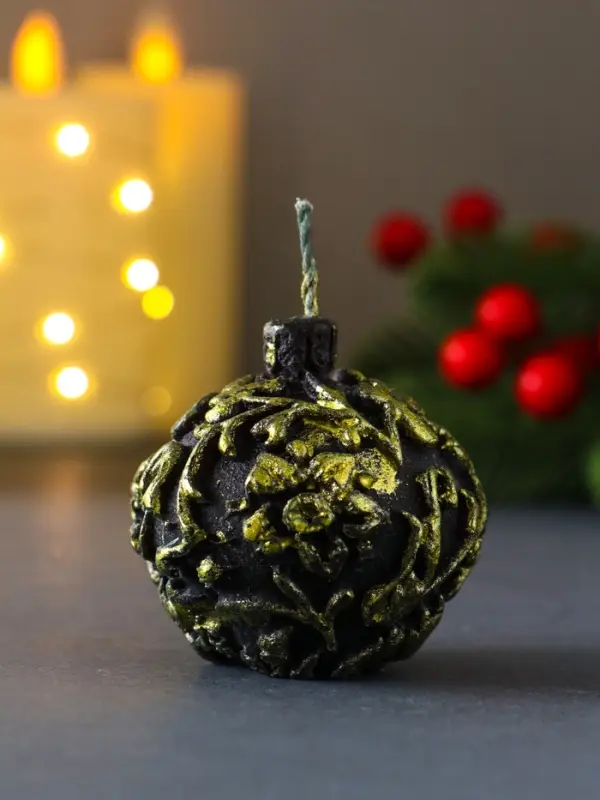 Свеча "Новогодний шарик", 55х55 мм, светло-зеленая роспись