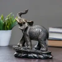 Фигурка полистоун &laquo;Слон хобот вверх на горе&raquo;, под бронзу, 18&times;16&times;9 см