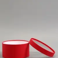 Подарочная коробка, красная, завальцованная с окном, 21 х 11 см