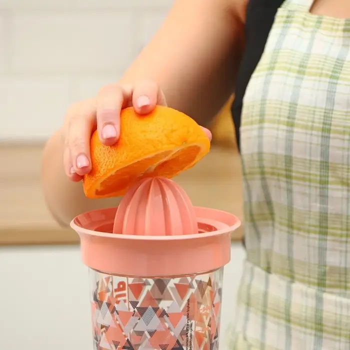 Соковыжималка для цитрусовых ручная «Сомбреро», 600 мл, 11×11×19 см, тритан, цвет МИКС Соковыжималка для цитрусовых ручная «Сомбреро», 600 мл, 11×11×19 см, тритан, цвет МИКС