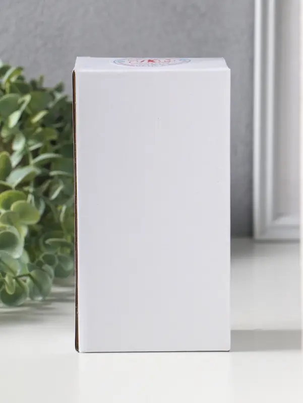 Сувенир полистоун "Малышка в зелёном платье с цветами, с бабочкой на ладоне" 7,5х5х15,5 см   1092989