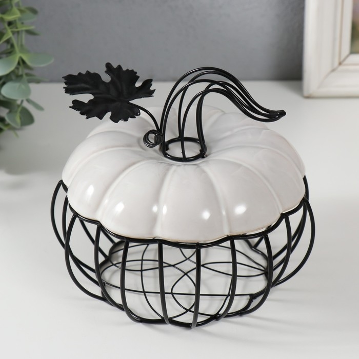 Шкатулка металл, керамика Шкатулка металл, керамика "Тыква с листочком" белая с чёрным 14х14х13 см