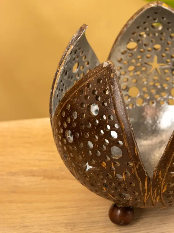 Подсвечник из кокоса «Бутон», 15×15×13 см, коричнево-серебристый