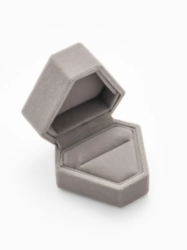 Футляр под серьги, кольцо &laquo;Кристалл&raquo;, бархатный, 6.5&times;6.4 см, серый