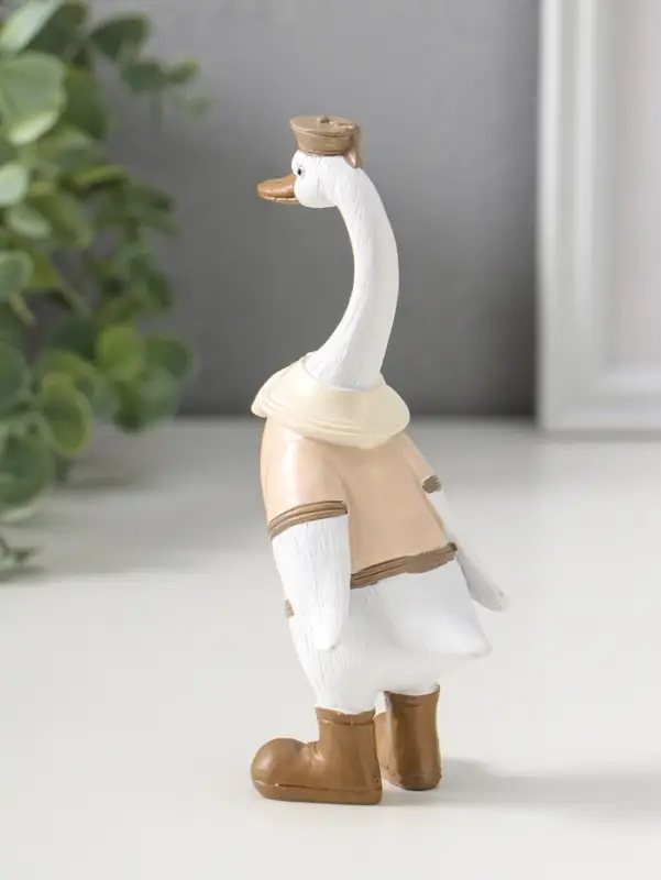 Сувенир полистоун "Гусь-морячок в бежевой рубашке" 14,5 см