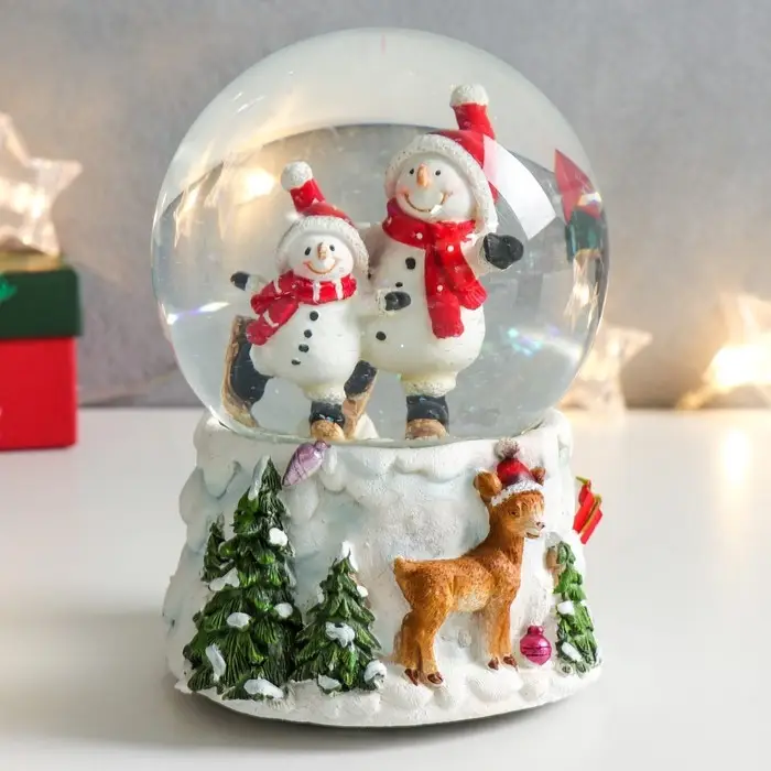 Сувенир полистоун водяной шар музыка "Два снеговичка и оленёнок" 11х10х14 см
