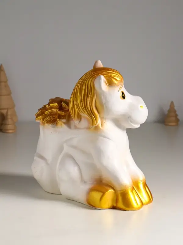 Копилка Копилка "Конь с деньгами" 21 см, белый с золотом