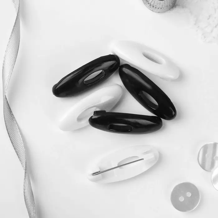 Булавки безопасные, 40 мм, 6 шт, цвет чёрный/белый Булавки безопасные, 40 мм, 6 шт, цвет чёрный/белый