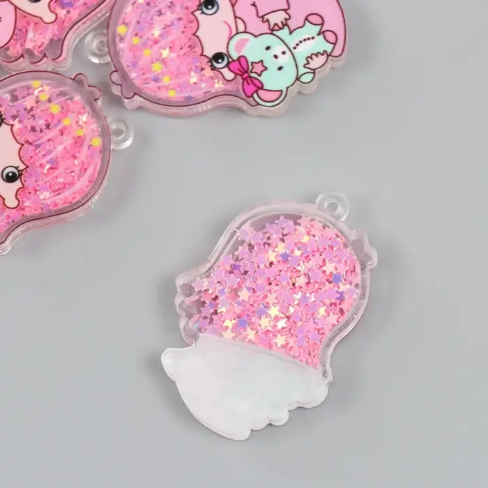 Шейкер для творчества акрил "Малышка с медвежонком" с глиттером 0,5х3,4х5,1 см