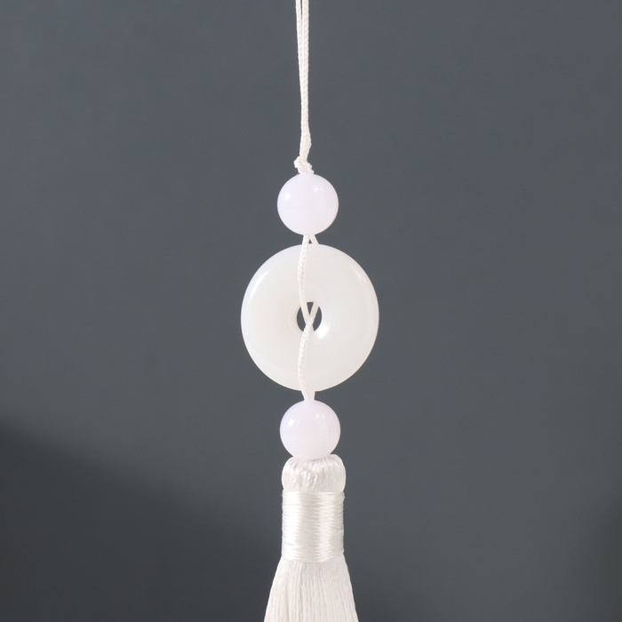 Подвеска текстиль, пластик  Подвеска текстиль, пластик "Нефритовый кулон" белая 1х2,5х12,5 см